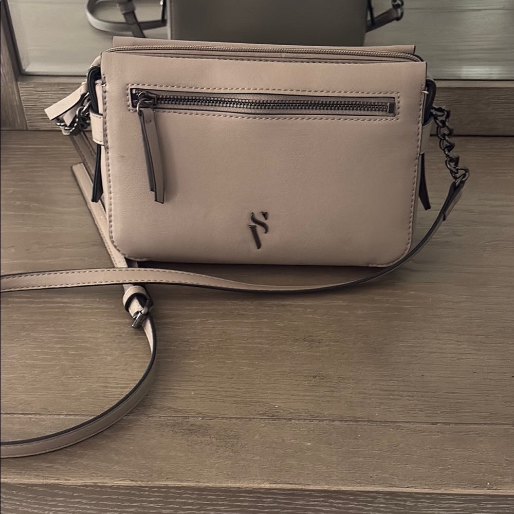 Stylish Beige Crossbody Bag. Simply Vera by Vera Wang.